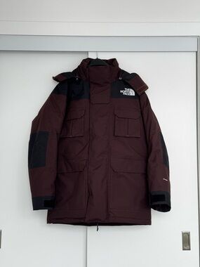 The North Face Men’s Puffer Jacket in Dark Burgundy with Black Panels